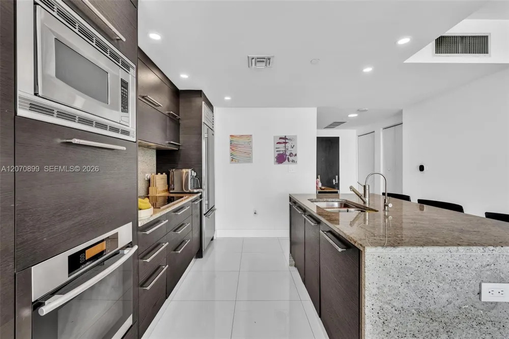 900 Biscayne Blvd #1708 Miami, FL 33132