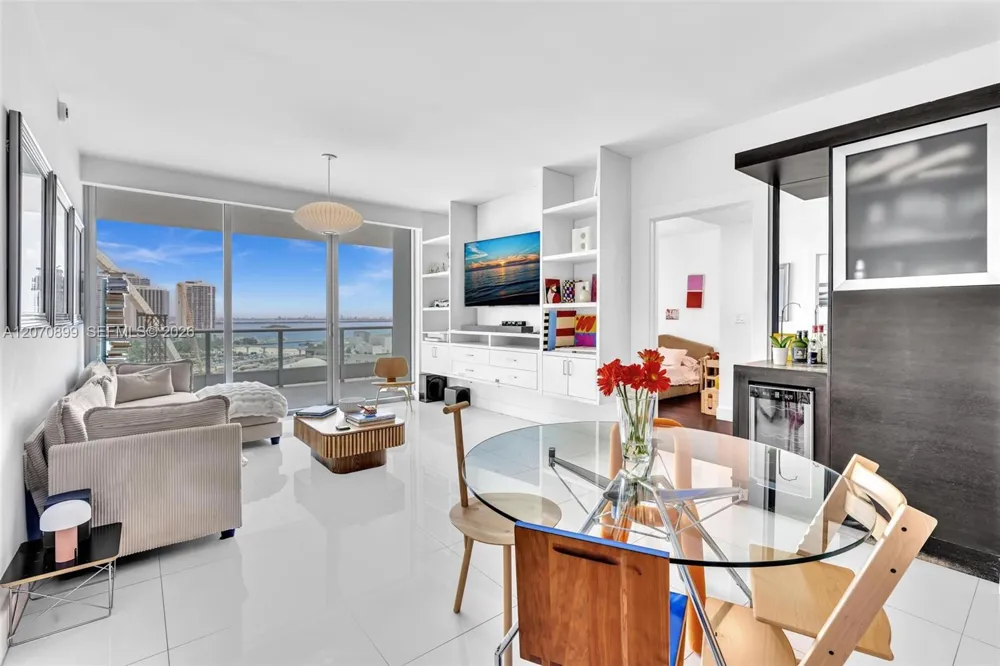 900 Biscayne Blvd #1708 Miami, FL 33132