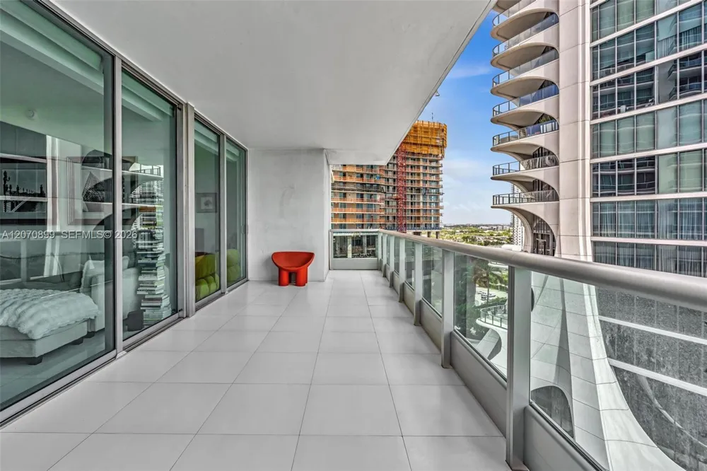900 Biscayne Blvd #1708 Miami, FL 33132