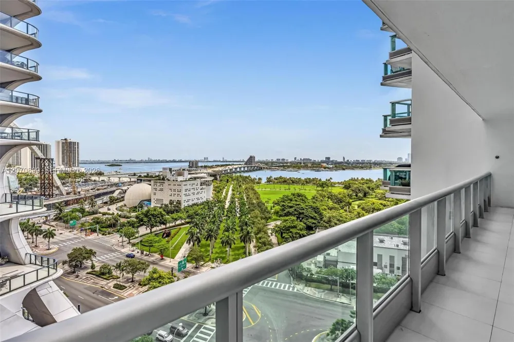 900 Biscayne Blvd #1708 Miami, FL 33132