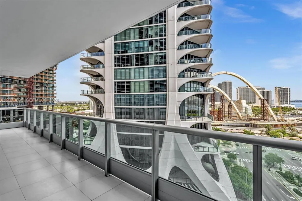 900 Biscayne Blvd #1708 Miami, FL 33132