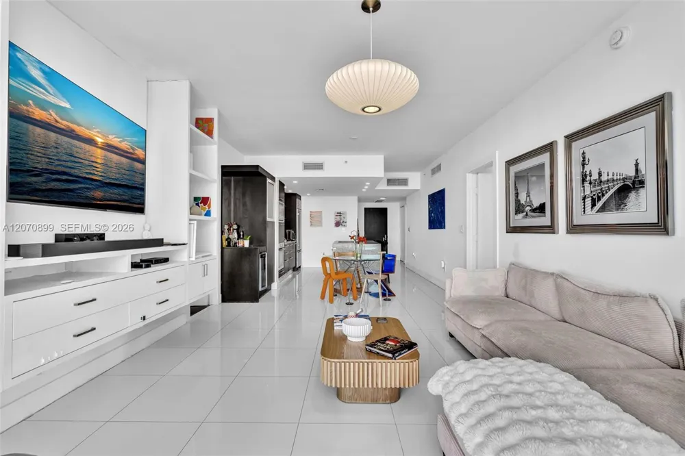 900 Biscayne Blvd #1708 Miami, FL 33132