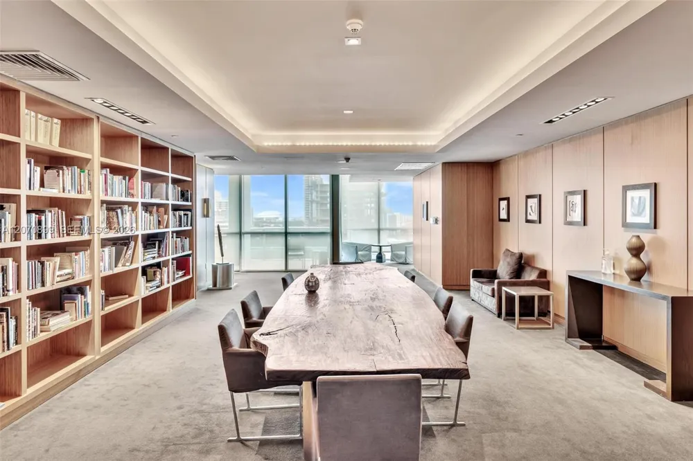 900 Biscayne Blvd #1708 Miami, FL 33132