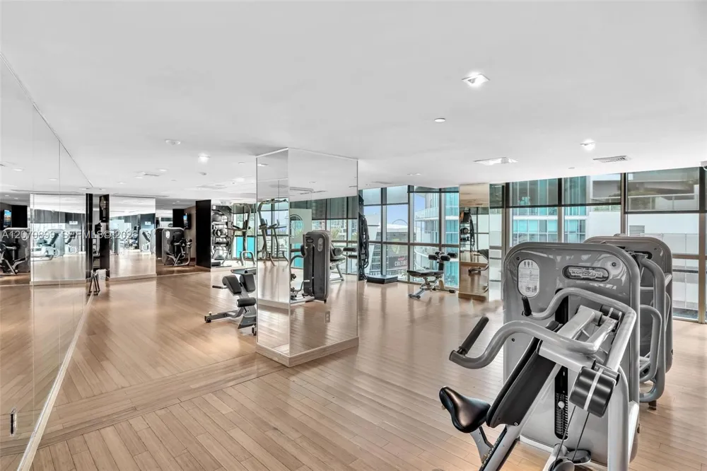 900 Biscayne Blvd #1708 Miami, FL 33132