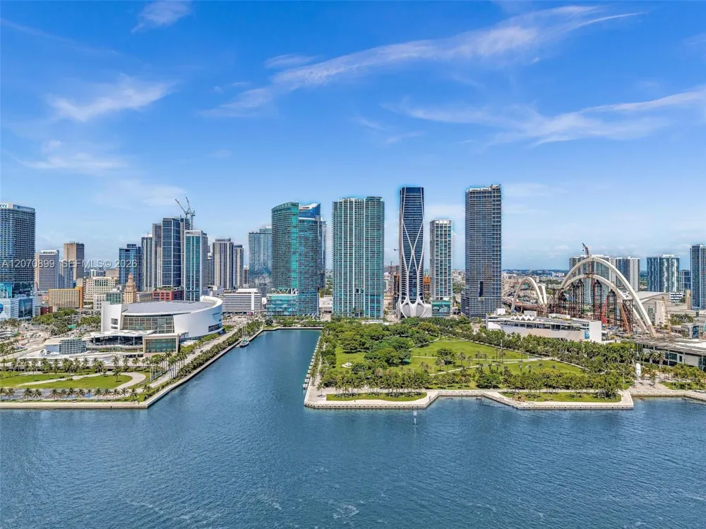 900 Biscayne Blvd #1708 Miami, FL 33132