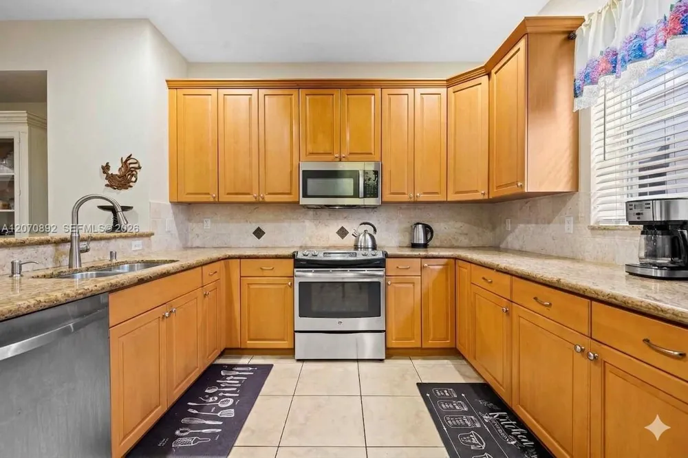1033 NE 17th Way #1202 Fort Lauderdale, FL 33304