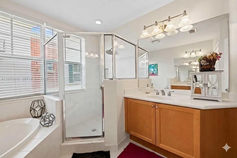 1033 NE 17th Way #1202 Fort Lauderdale, FL 33304