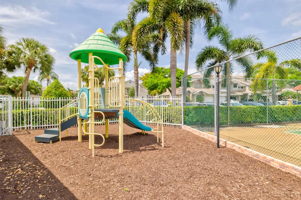 2260 Discovery Circle W Deerfield Beach, FL 33442