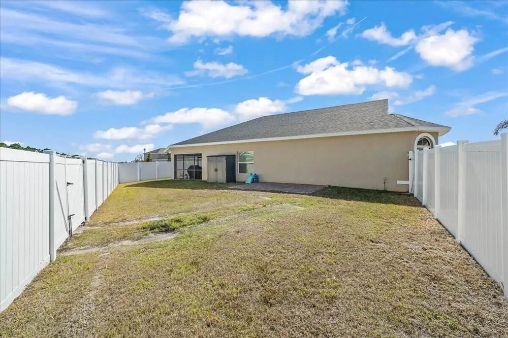 340 PALM BREEZES DRIVE Fort Pierce, FL 34945