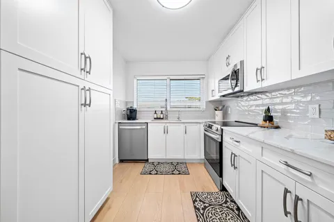 621 E Woolbright Road #B407