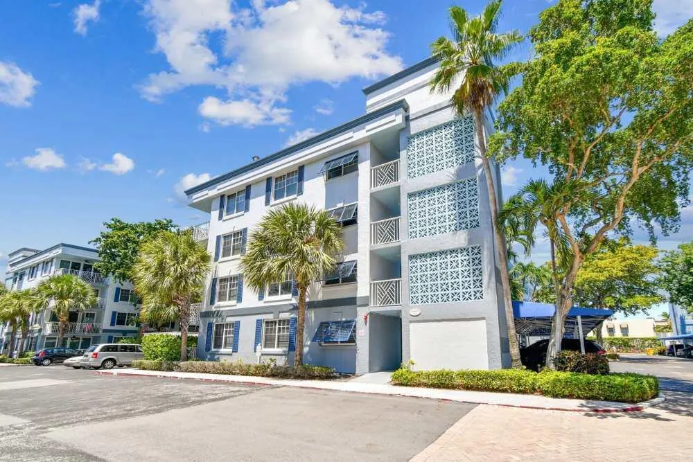621 E Woolbright Road #B407 Boynton Beach, FL 33435