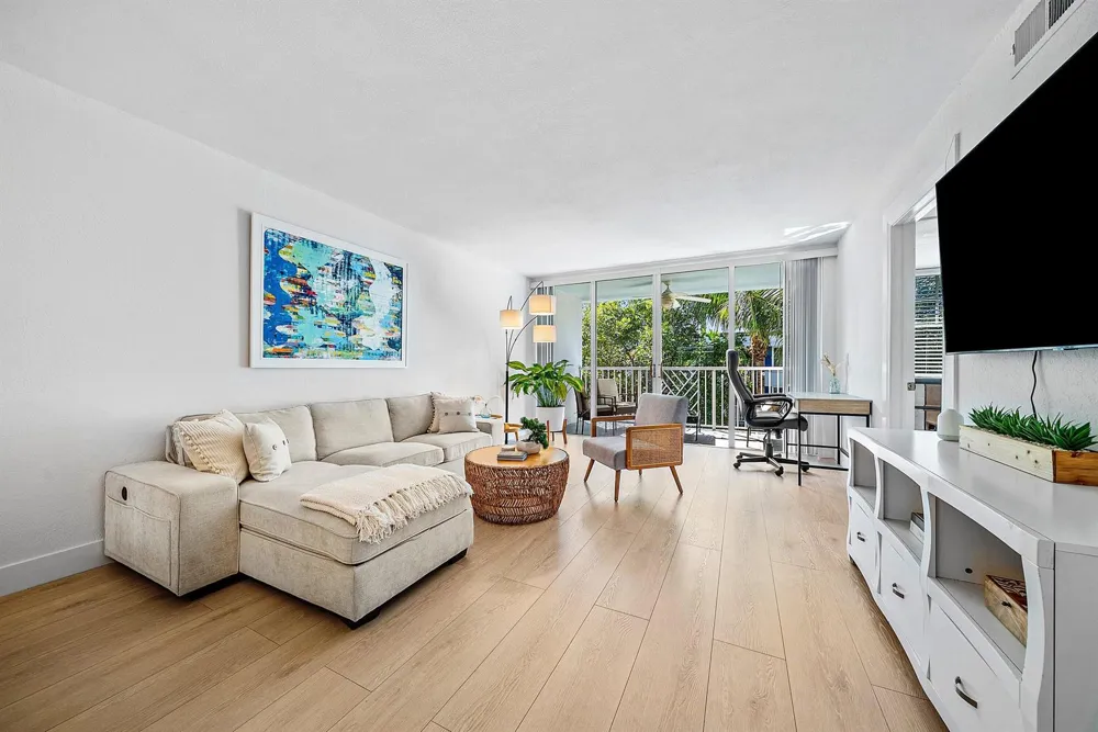 621 E Woolbright Road #B407 Boynton Beach, FL 33435