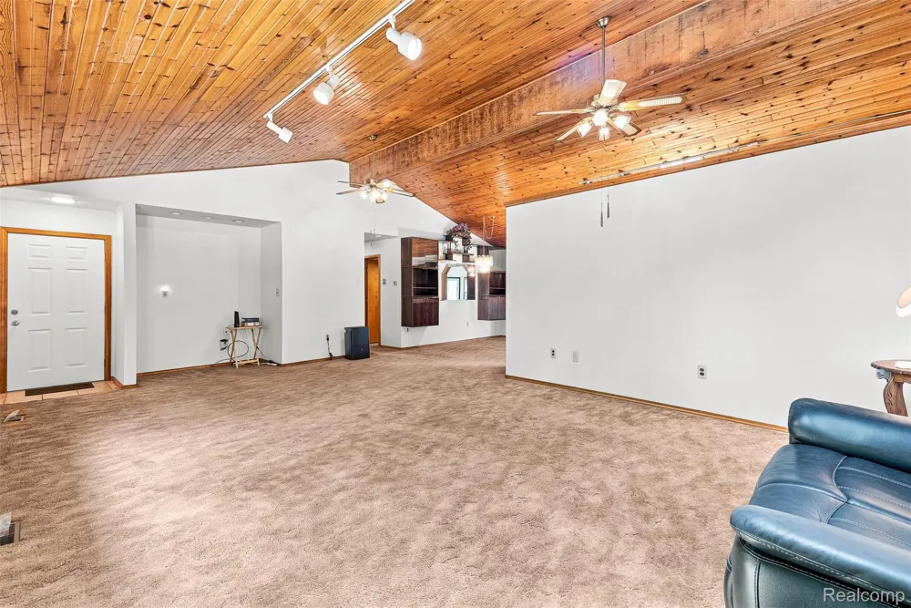 1905 Justice Drive Brandon Charter Township, MI 48462