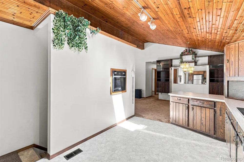 1905 Justice Drive Brandon Charter Township, MI 48462