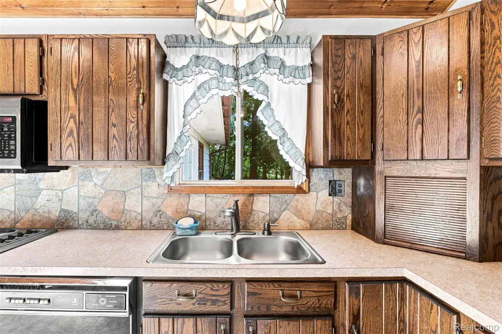 1905 Justice Drive Brandon Charter Township, MI 48462