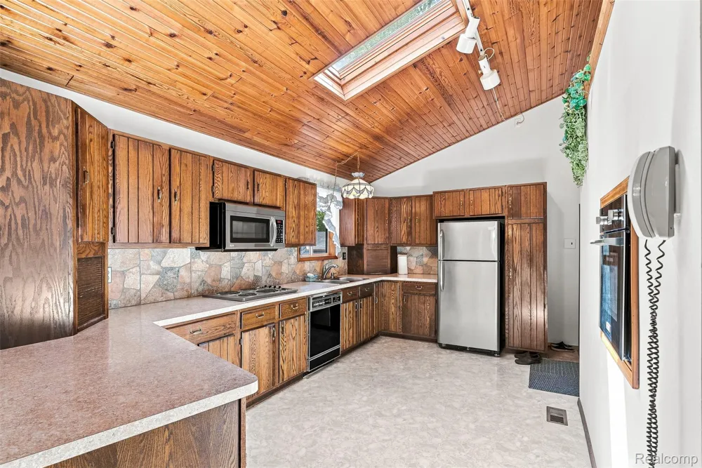1905 Justice Drive Brandon Charter Township, MI 48462