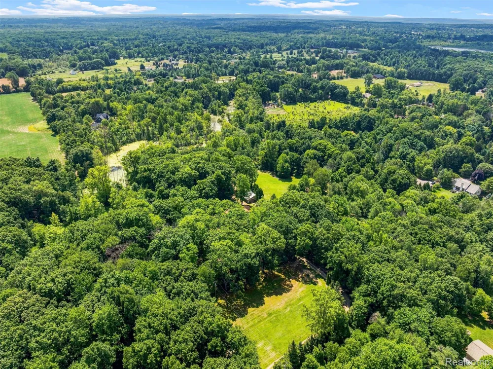 1905 Justice Drive Brandon Charter Township, MI 48462