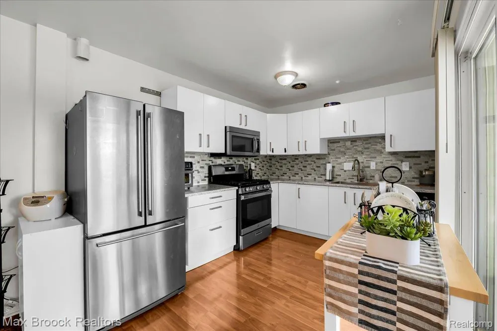 22704 Cortes Street Novi City, MI 48375
