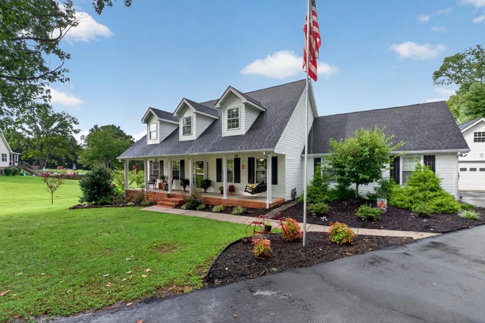 214 Lake Villa Cir Morrison, TN 37357