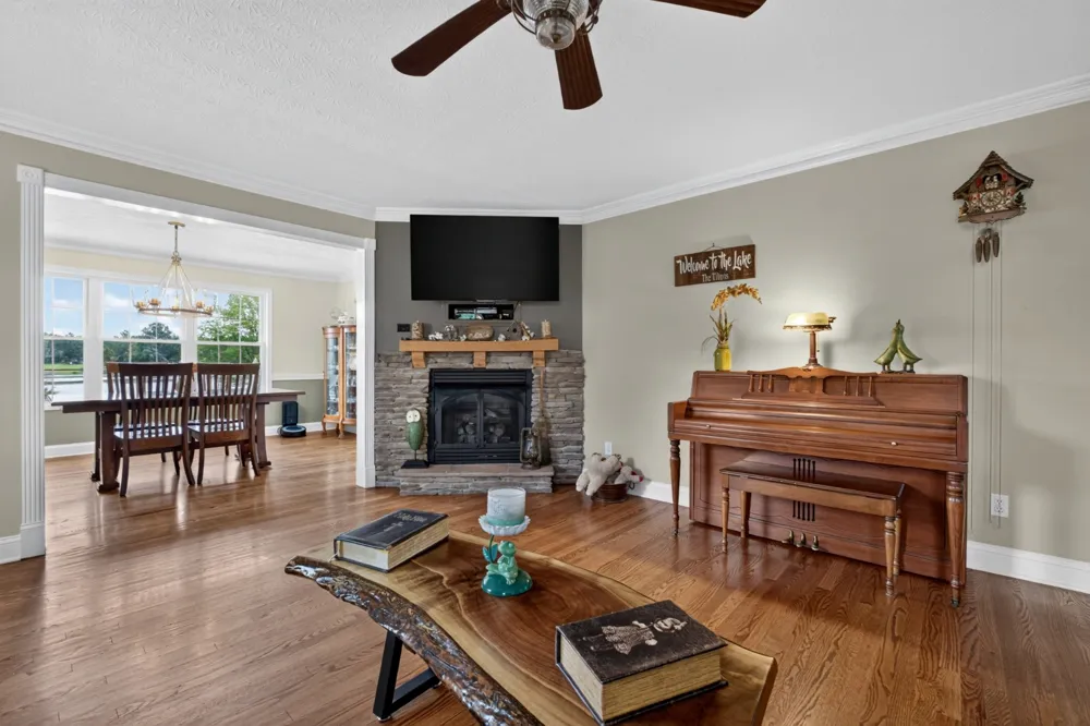 214 Lake Villa Cir Morrison, TN 37357