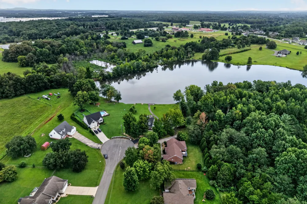 214 Lake Villa Cir Morrison, TN 37357