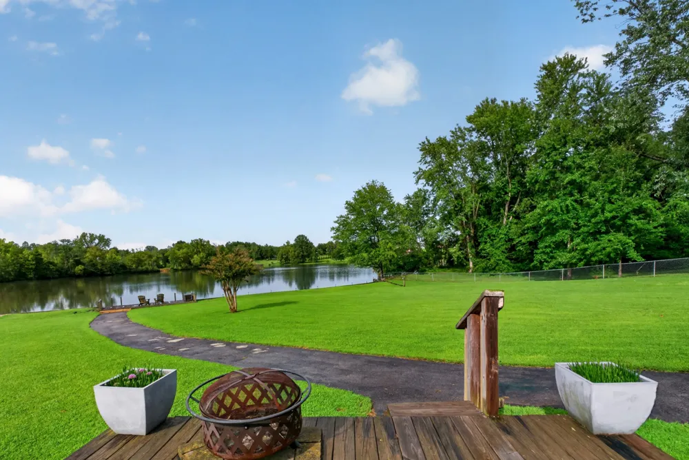 214 Lake Villa Cir Morrison, TN 37357