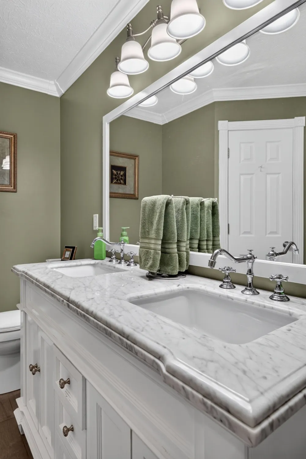 214 Lake Villa Cir Morrison, TN 37357