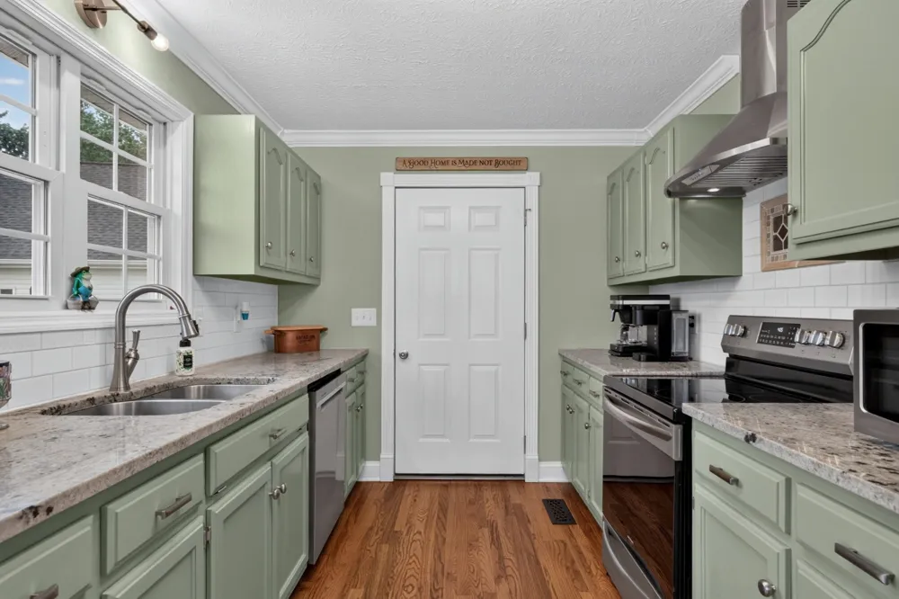 214 Lake Villa Cir Morrison, TN 37357