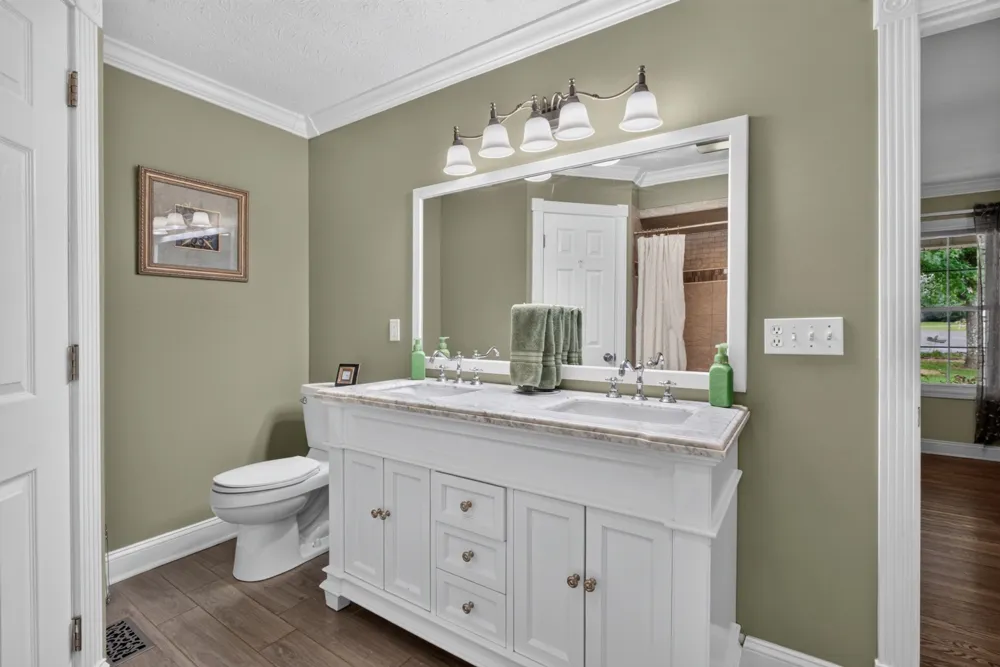 214 Lake Villa Cir Morrison, TN 37357