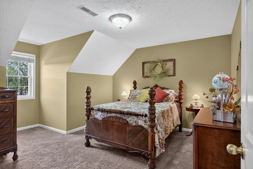 214 Lake Villa Cir Morrison, TN 37357
