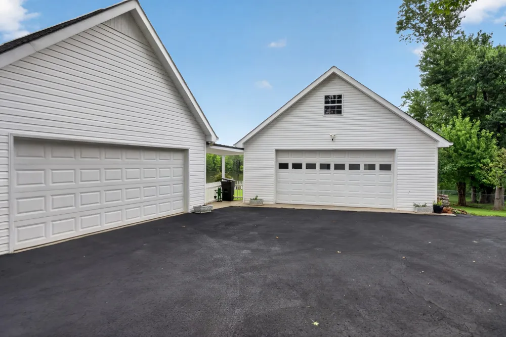 214 Lake Villa Cir Morrison, TN 37357