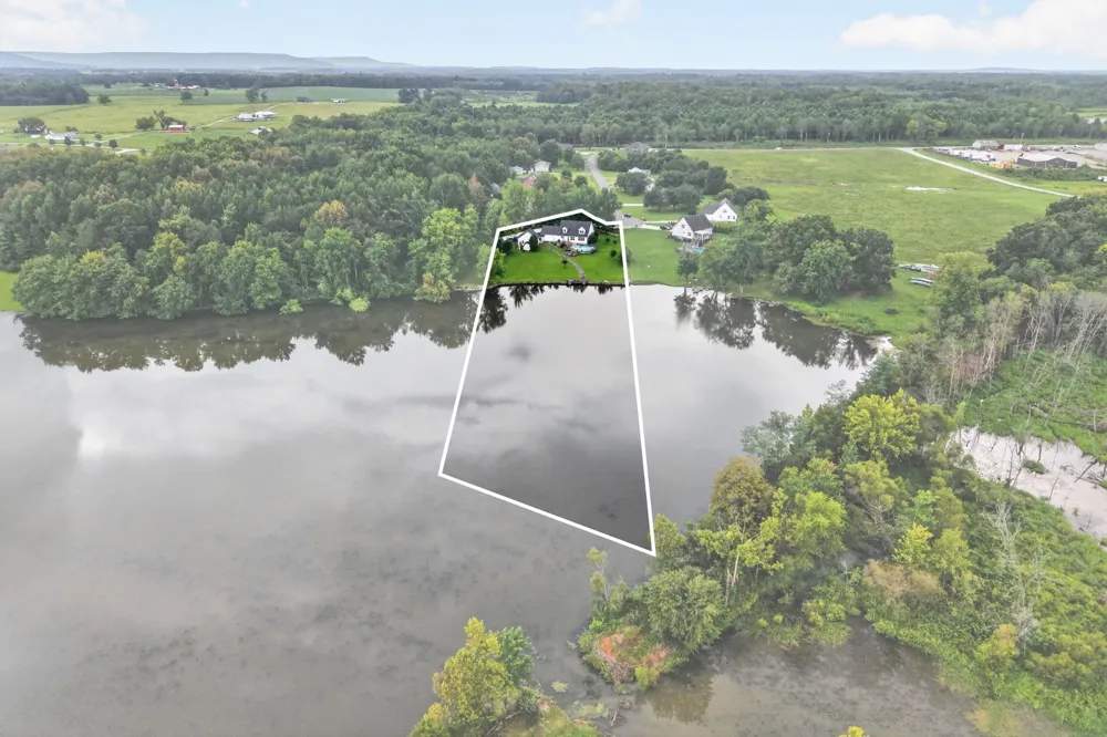 214 Lake Villa Cir Morrison, TN 37357