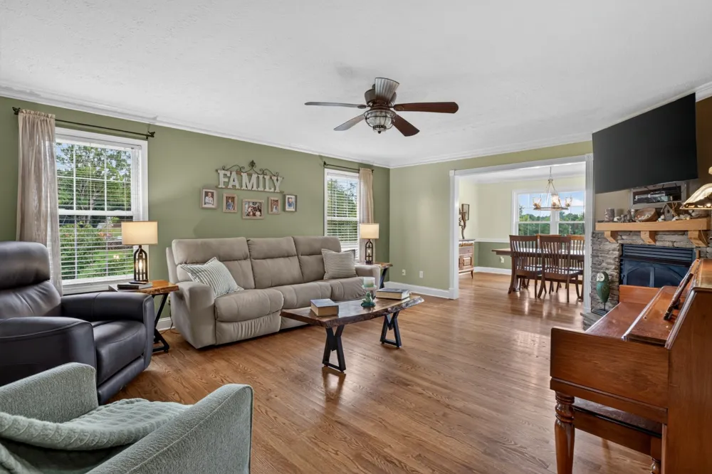 214 Lake Villa Cir Morrison, TN 37357