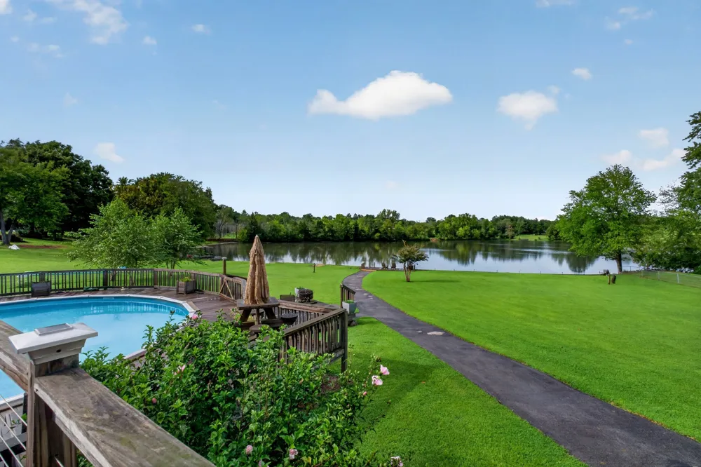 214 Lake Villa Cir Morrison, TN 37357