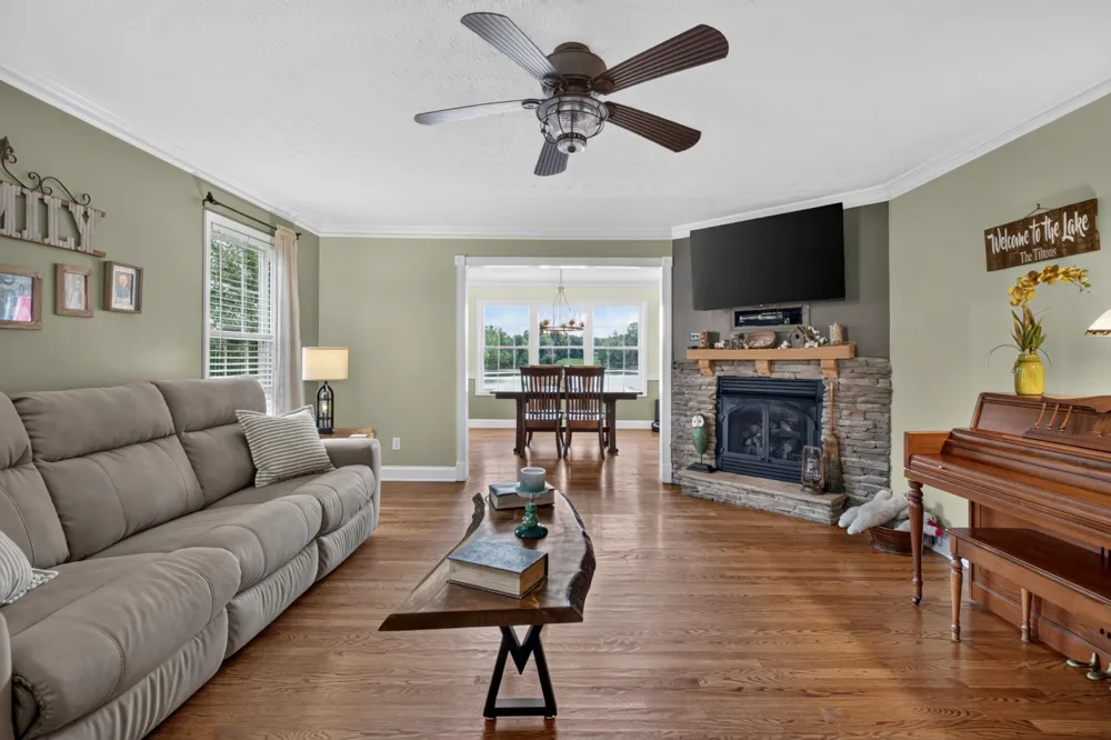 214 Lake Villa Cir Morrison, TN 37357