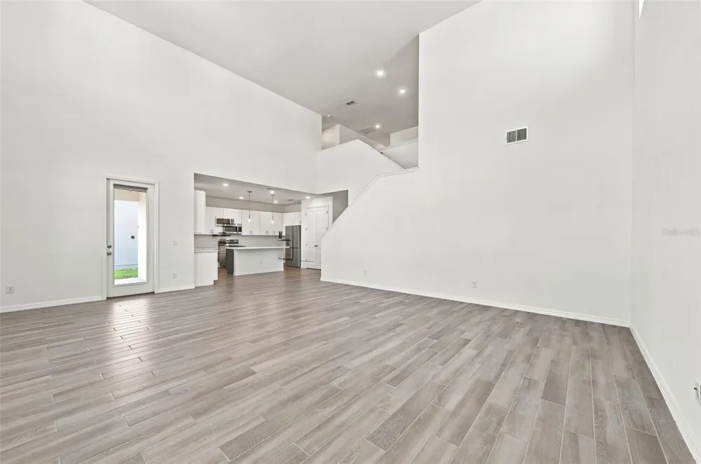 2251 DERWENT DRIVE Davenport, FL 33896