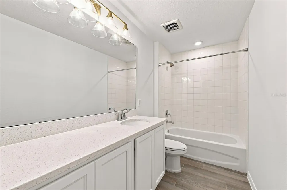 2251 DERWENT DRIVE Davenport, FL 33896