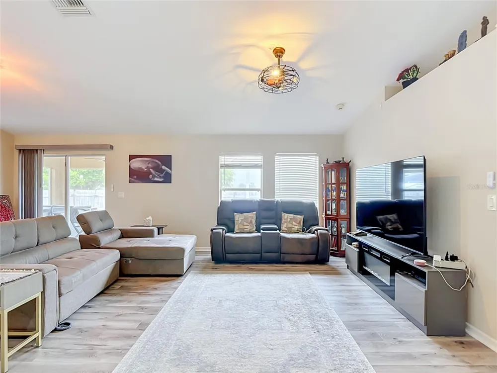 2221 SW 3RD AVENUE Cape Coral, FL 33991