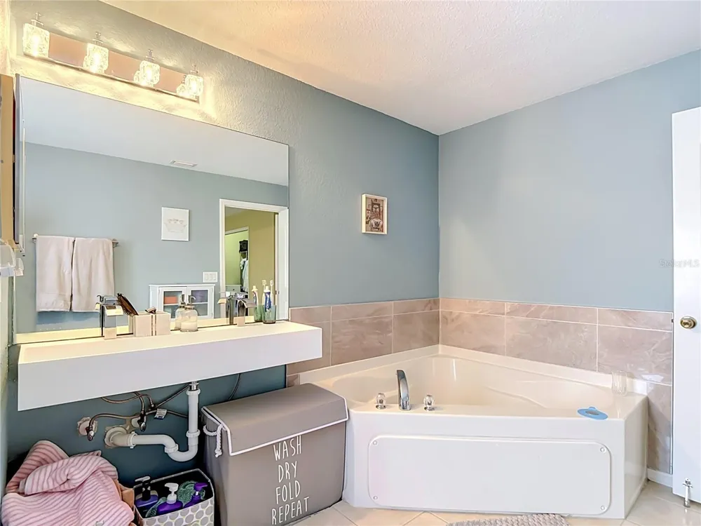 2221 SW 3RD AVENUE Cape Coral, FL 33991