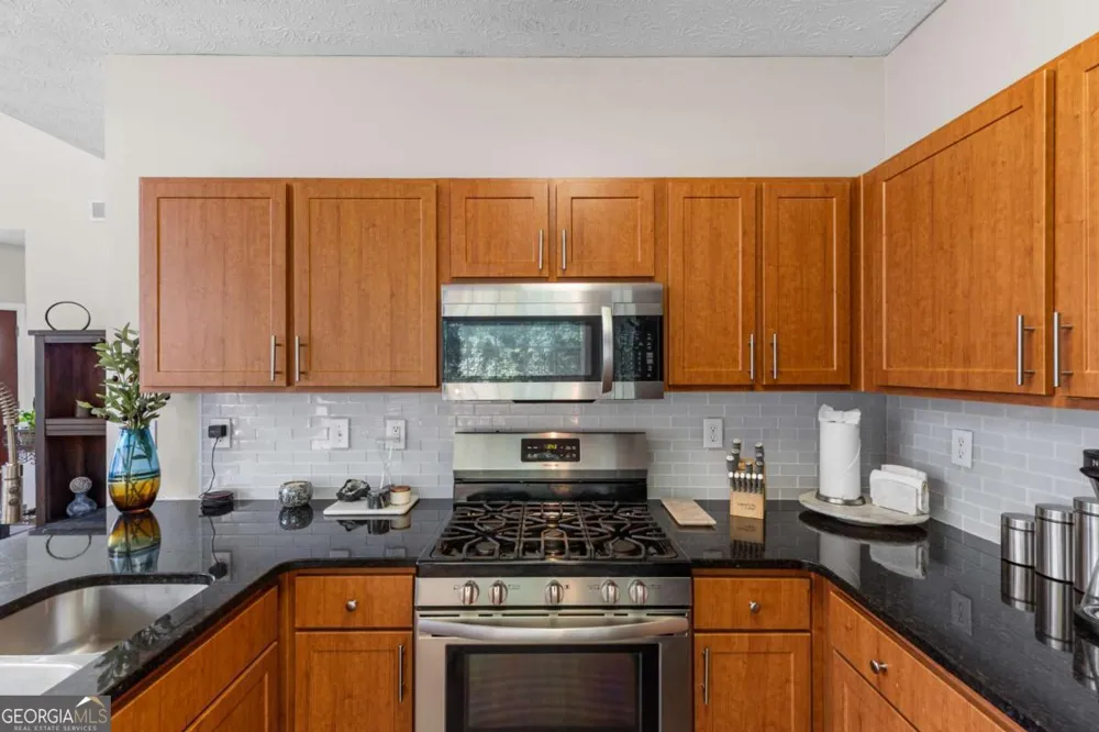 2505 Thorngate DR Acworth, GA 30101
