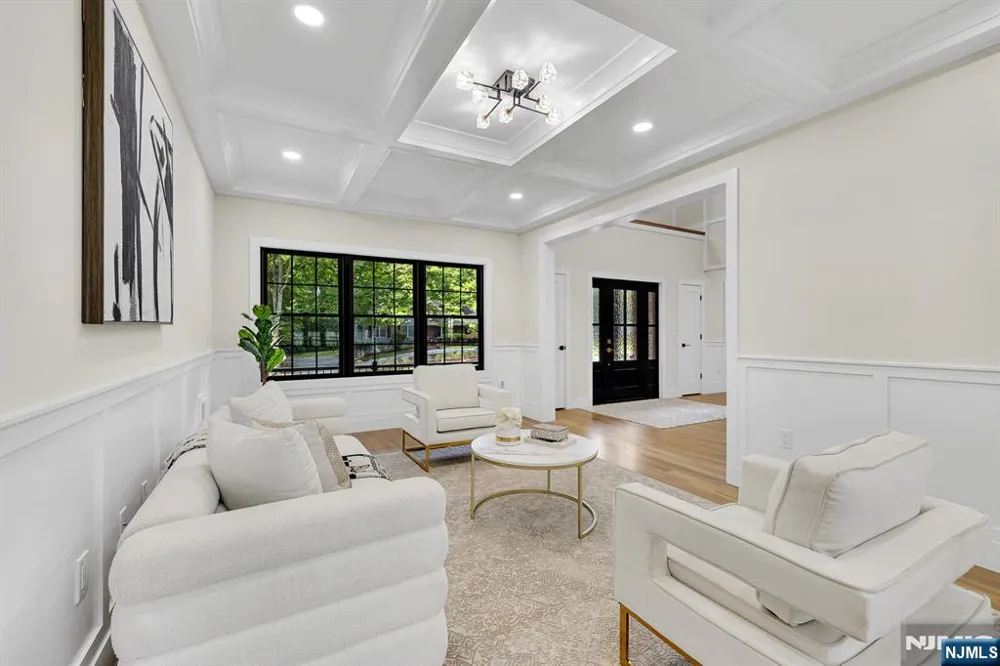 275 Beachwood Road Par-Troy Hills, NJ 07054