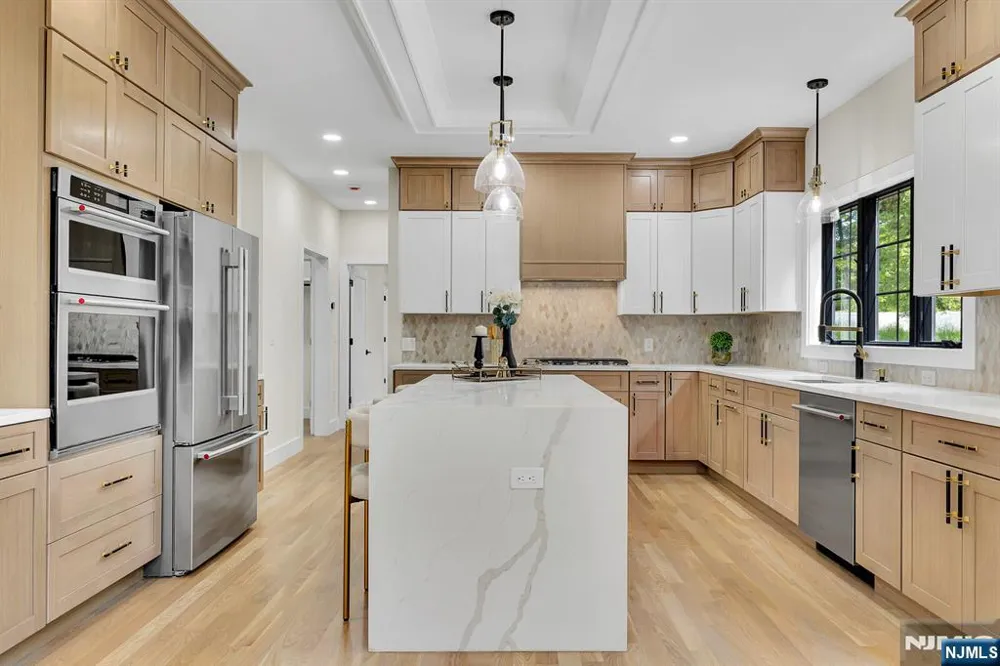 275 Beachwood Road Par-Troy Hills, NJ 07054