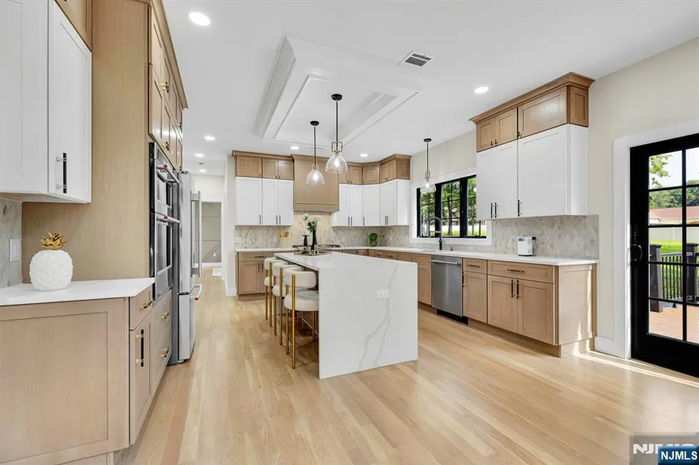 275 Beachwood Road Par-Troy Hills, NJ 07054