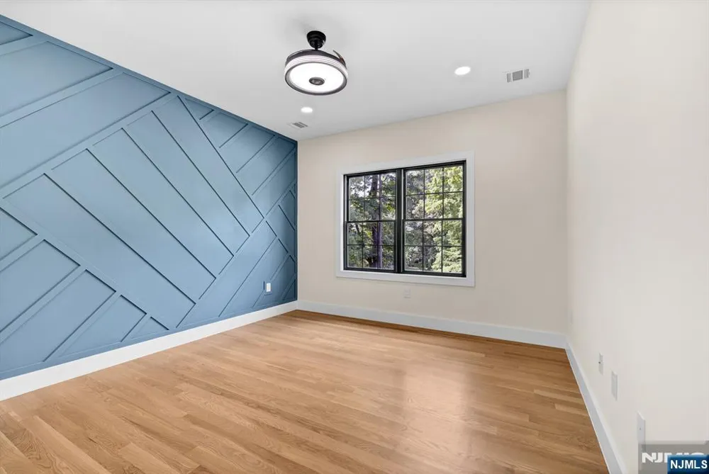 275 Beachwood Road Par-Troy Hills, NJ 07054