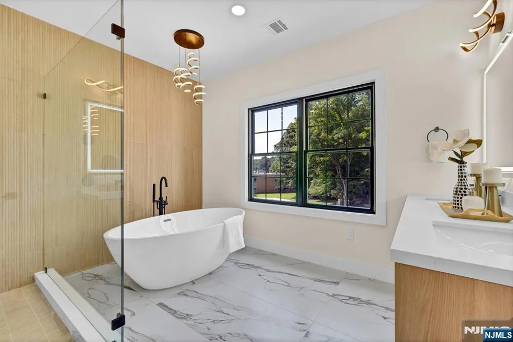275 Beachwood Road Par-Troy Hills, NJ 07054