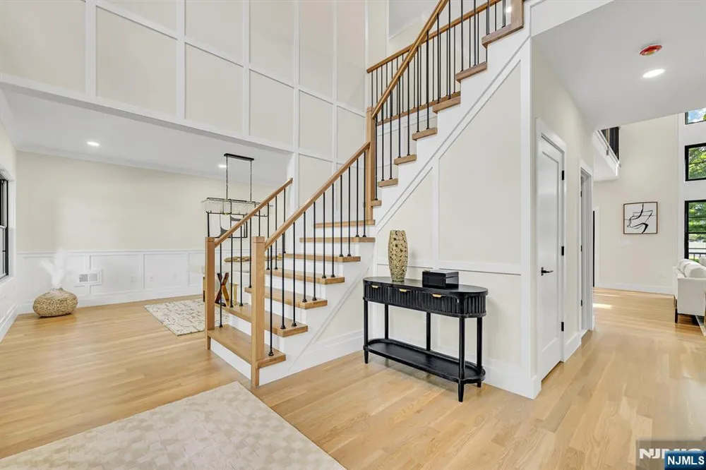 275 Beachwood Road Par-Troy Hills, NJ 07054