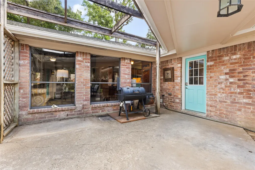 3726 Golden Lake Drive Kingwood, TX 77345