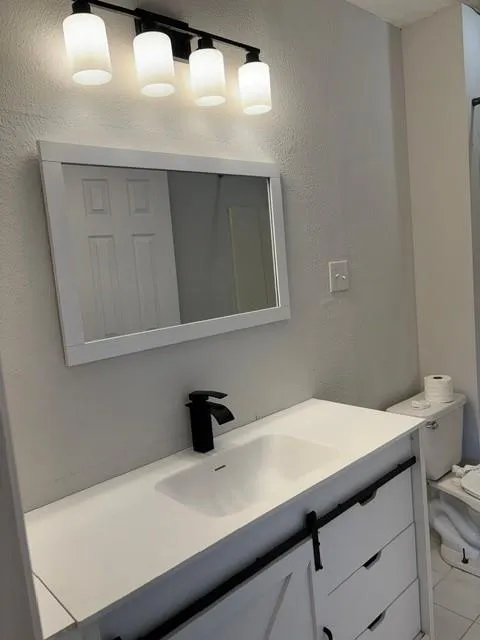 2910 Heritage House Drive Webster, TX 77598