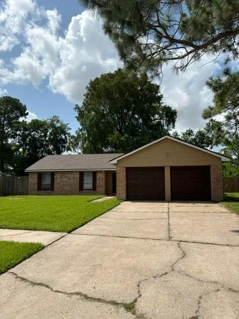 2910 Heritage House Drive Webster, TX 77598