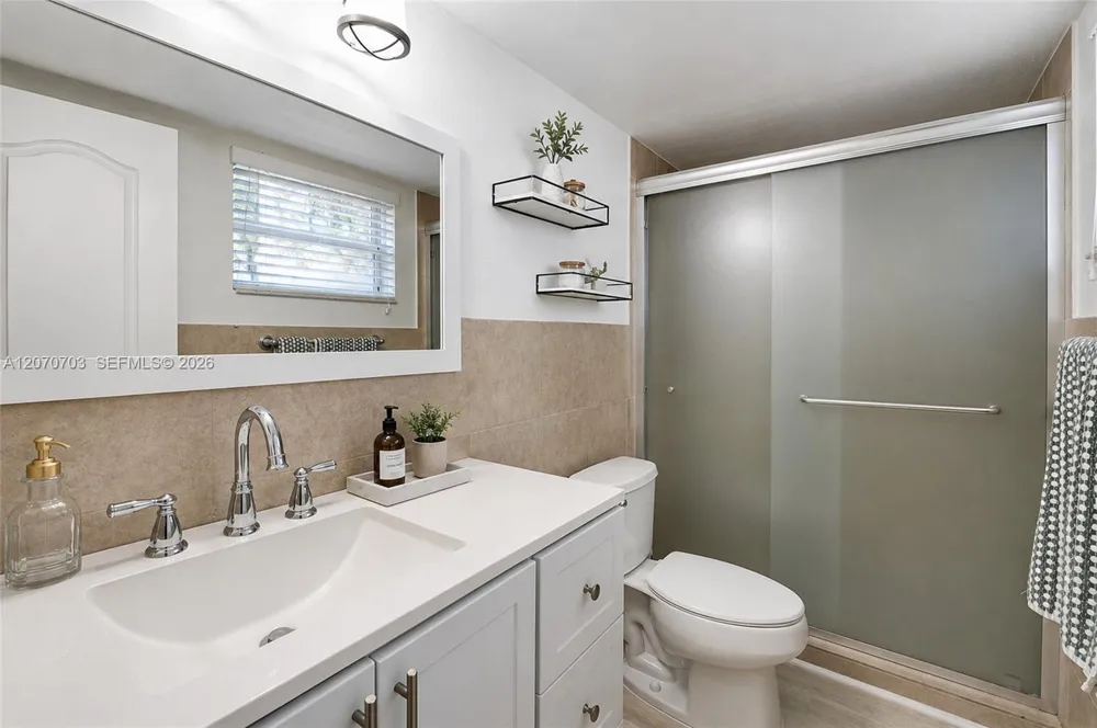 8950 SW 69th Ct #109 Pinecrest, FL 33156